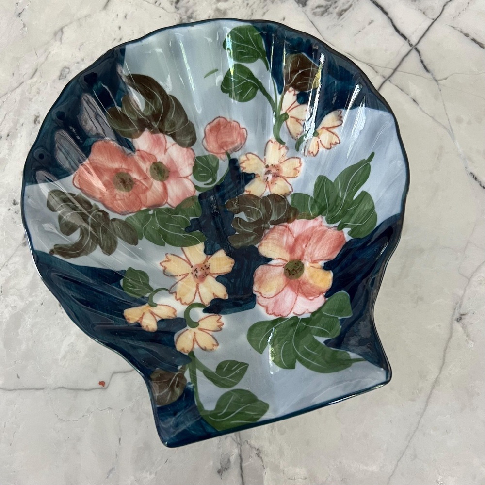 Shell shaped floral trinket dish